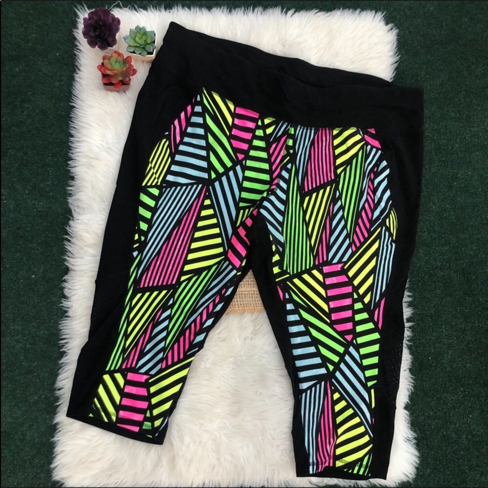 Livi Active Capri Leggings Color Block 26/28